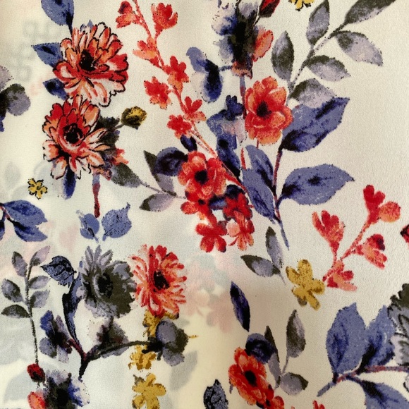 Floral Top - Picture 2 of 2